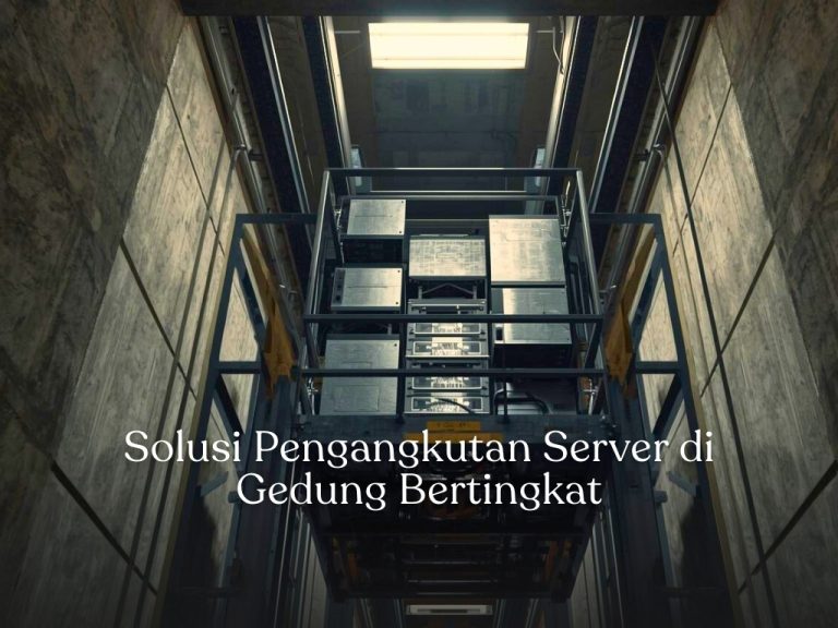 top-down view lift barang membawa server racks dan peralatan IT di gedung bertingkat